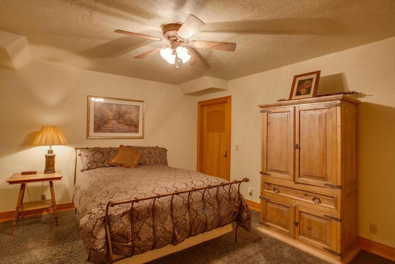 Snowgrass Lodge - River, Mountain Views & Hot Tub Leavenworth Exteriör bild