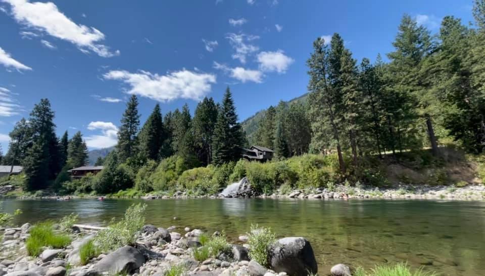 Snowgrass Lodge - River, Mountain Views & Hot Tub Leavenworth Exteriör bild